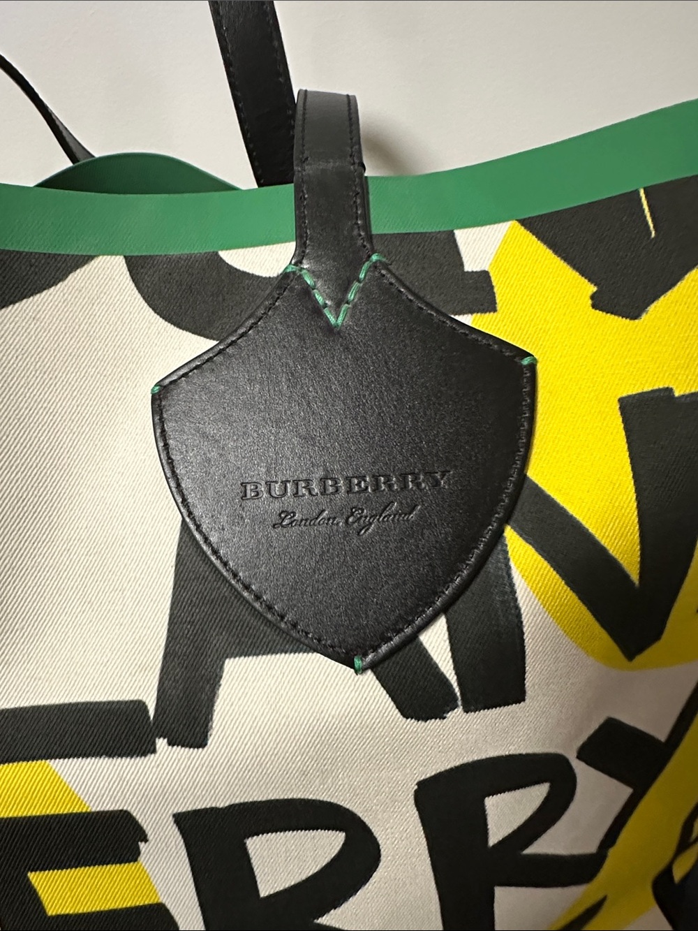 Burberry Yellow Black Cream Tote with Green Trim. PREOWNED. Like new. - Picture 4 of 17